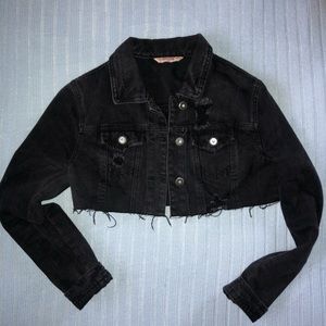 black cropped denim jacket 🖤